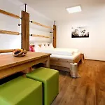 מלון Almfamilyhotel Scherer אוברטיליאך