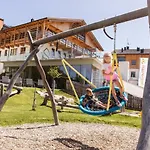 Almfamilyhotel Scherer 4*